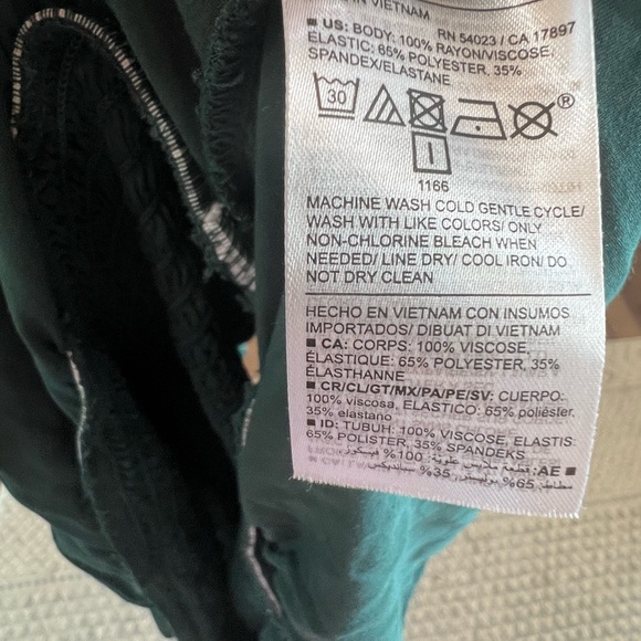 Old Navy Cropped Peplum Top - Picture 7 of 7